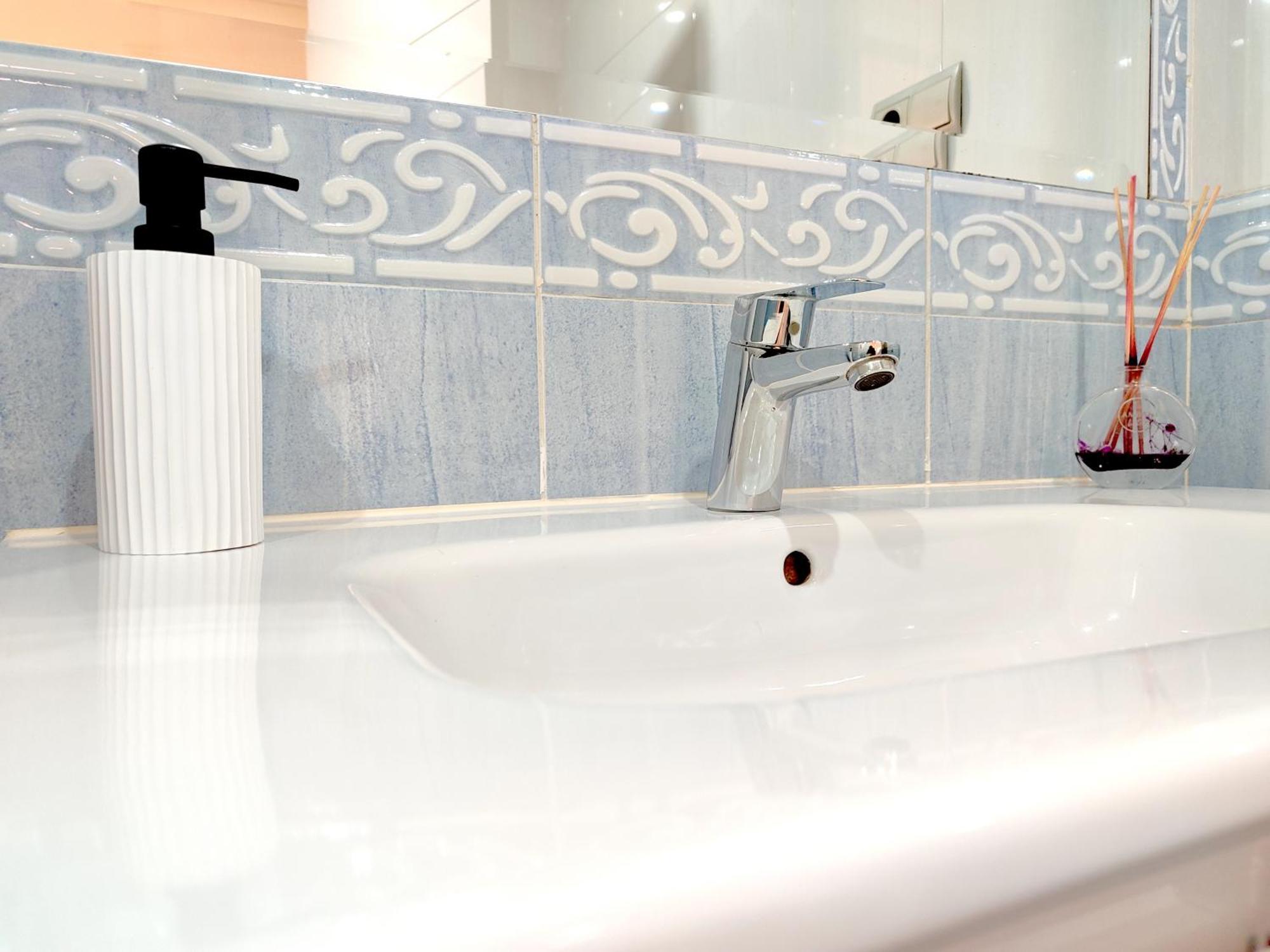 D4: Design & Relax In The City Malaga Bagian luar foto